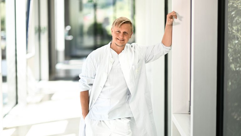 Dr. Raphael Kranz.