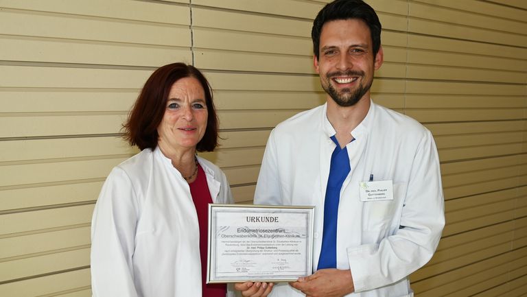 Freuen sich über die Zertifizierung: Dr. med. Martina Gropp-Meier, Chefärztin der Frauenklinik und Dr. Philipp Guttenberg, Oberarzt der Frauenklinik und Leiter des Endometriosezentrums.
