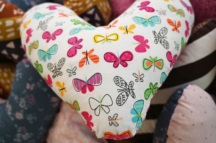 Mit viel Liebe gemacht: Die Herzkissen aus Berg.