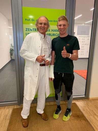 Top-Mountainbiker Daniel Geismayr im EK von Prof. Krimmer operiert