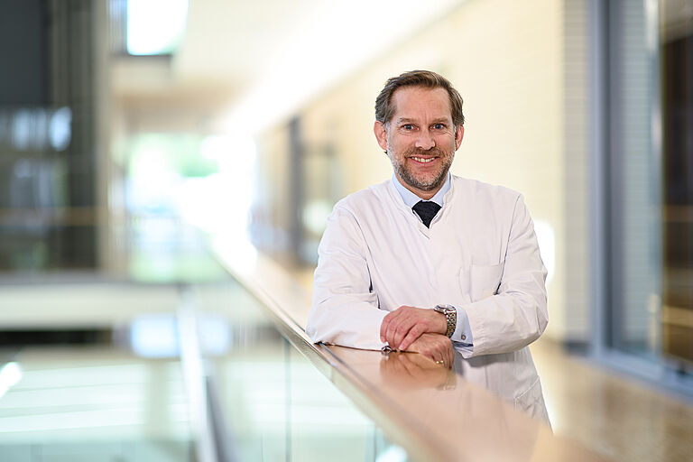 Dr. Gerhard Fischer ist Leiter des Onkologischen Zentrums der Oberschwabenklinik.
