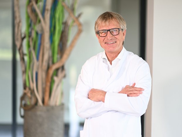 Hat in Bad Waldsee Sprechstunde: Gelenkspezialist Dr. Horst Gehring, Oberarzt am Westallgäu-Klinikum Wangen.