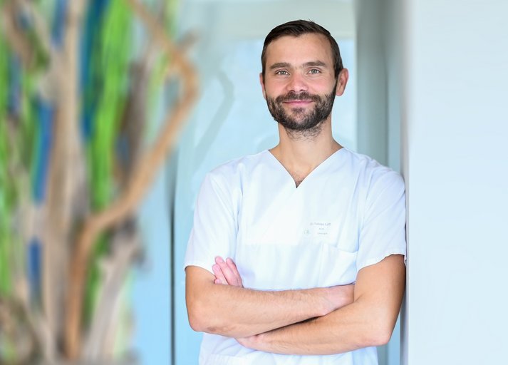 Hat in Bad Waldsee am MVZ seine Sprechstunde: Oberarzt und Gelenkspezialist Dott. mag. Tobias Lüft, derzeit Leiter des Endoprothetik-Zentrums am Westallgäu-Klinikum Wangen.