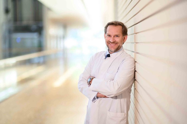 Im Bild: Oberarzt Dr. Gerhard Fischer, Leiter des Onkologischen Zentrums der Oberschwabenklinik.