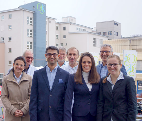 Drei junge Ärzte haben am Westallgäu-Klinikum ihr Staatsexamen bestanden.