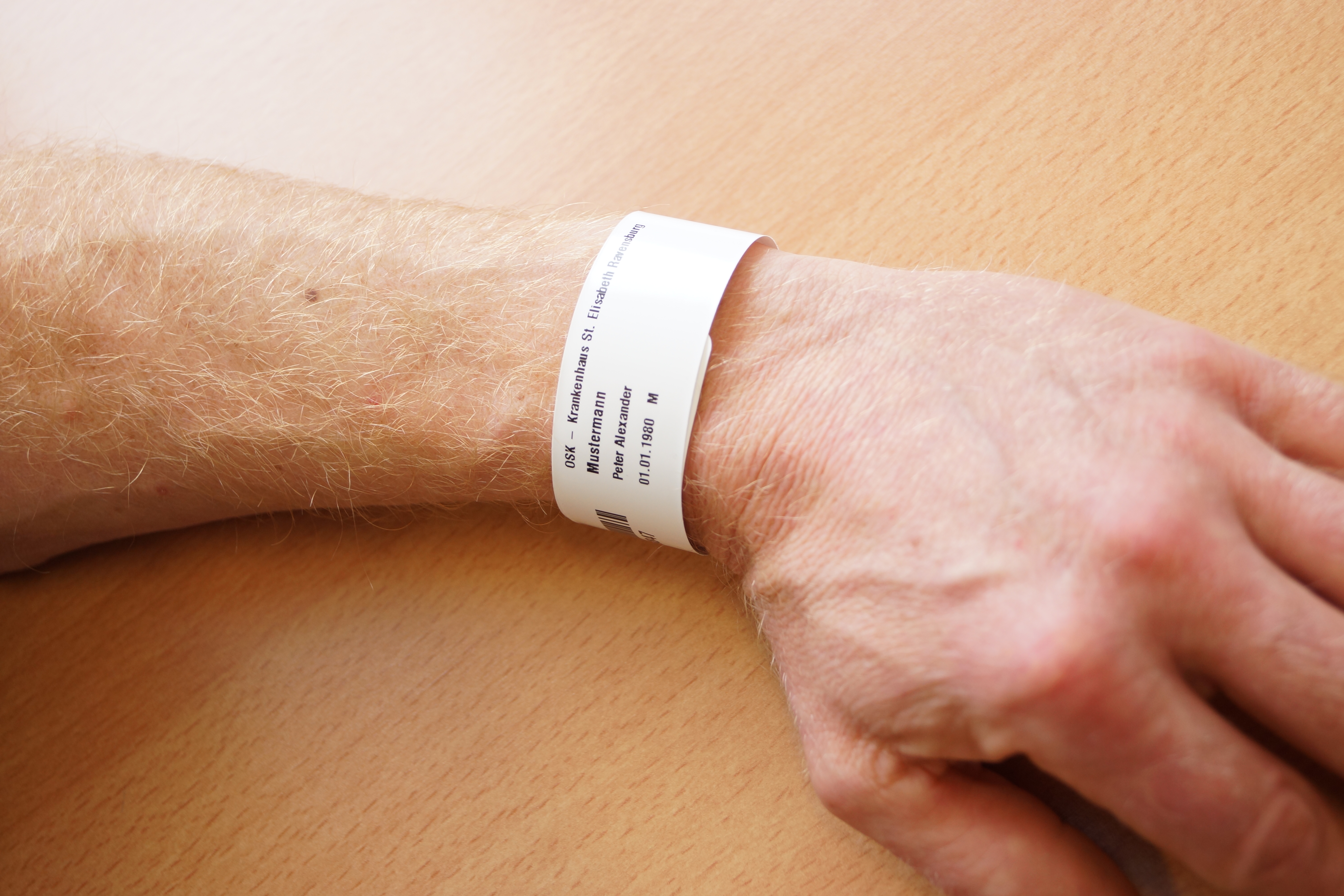OSK führt Patientenarmbänder ein Mehr Sicherheit für Patienten
